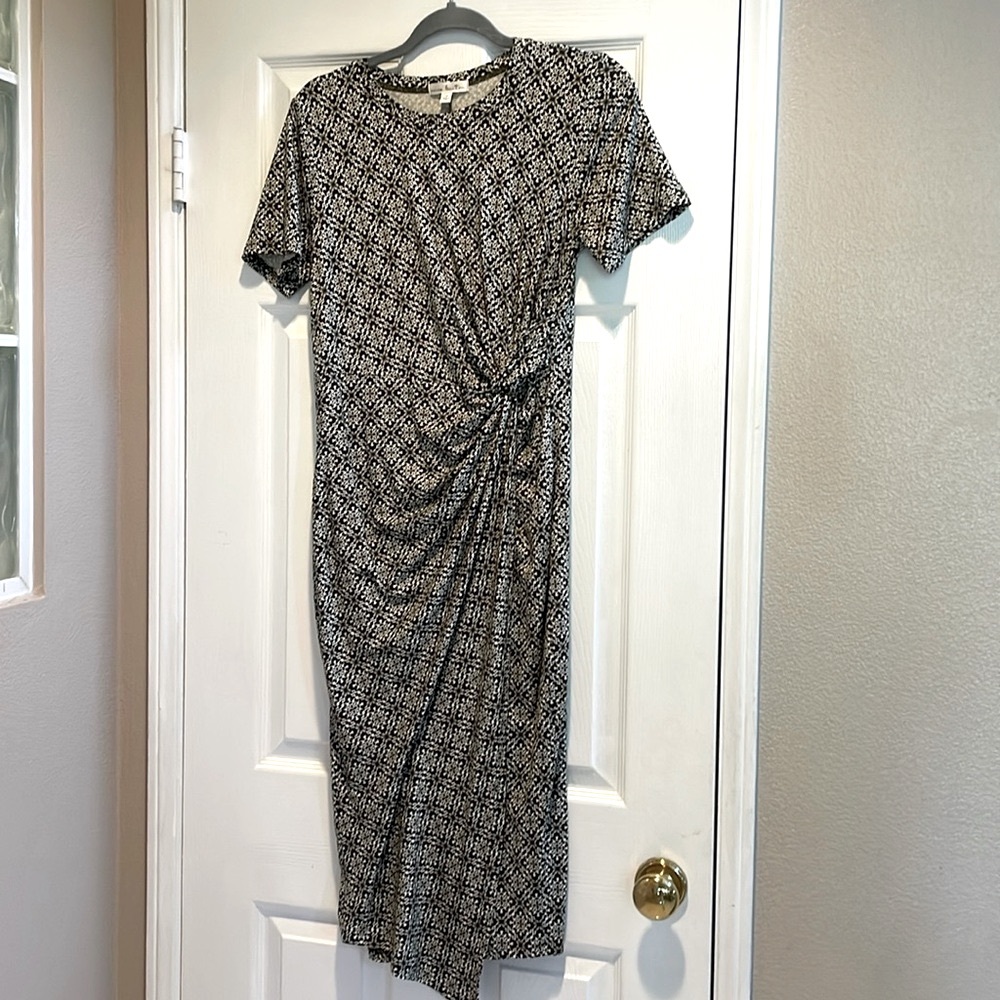 Woman’s Dress - Olive Green Pattern - Size Med